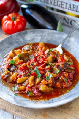  Pisto Manchego: A Hearty Spanish Stew Overflowing with Garden-Fresh Vegetables and Bold Rustic Flavors!